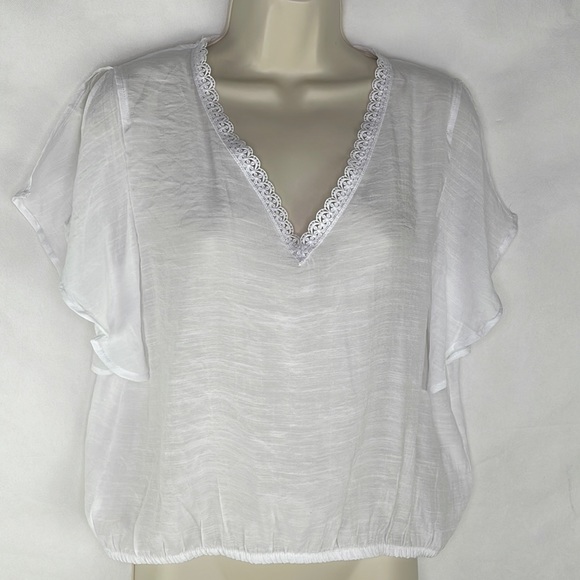 Counterparts White Lace V-Neck Split Flutter Sleeve Top - Picture 1 of 4